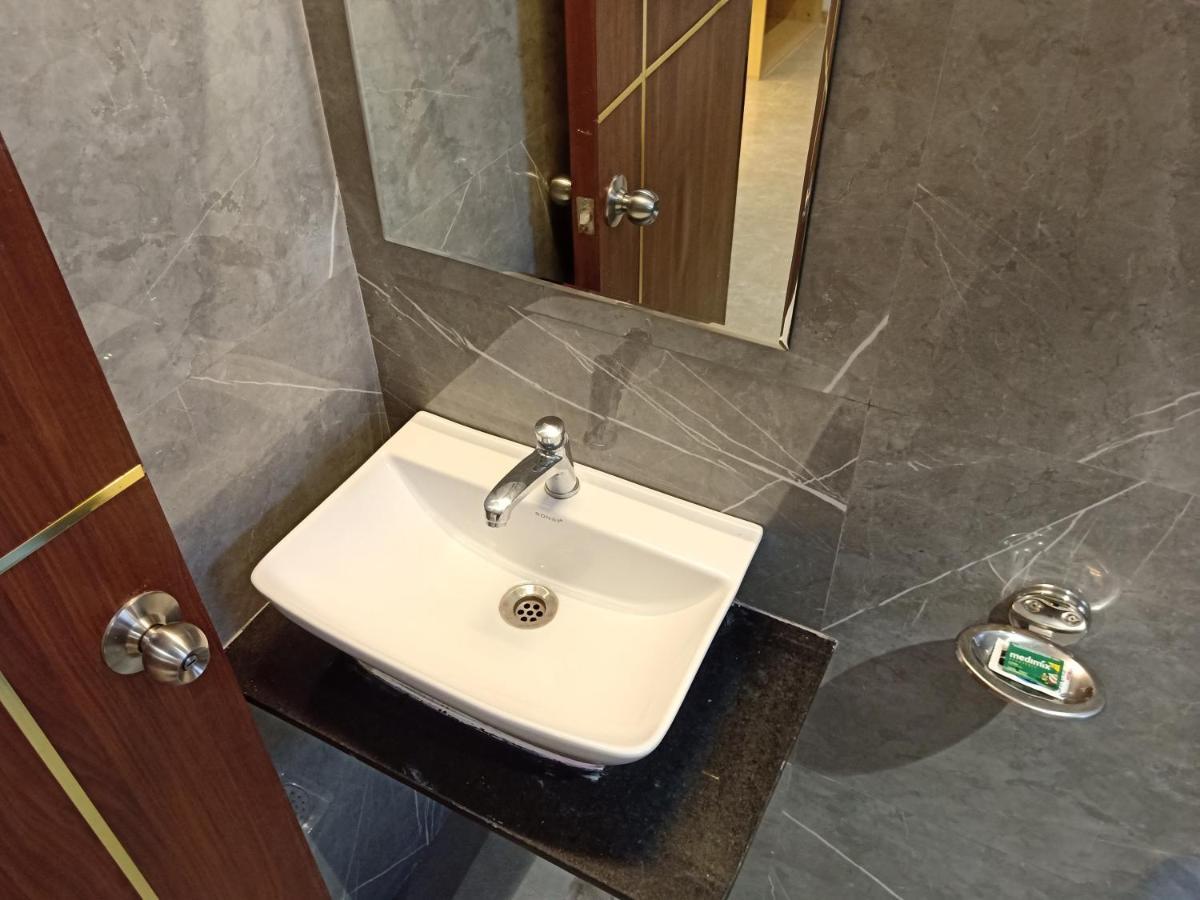 Hotel Suvarnam Residency Ahmednagar Dış mekan fotoğraf