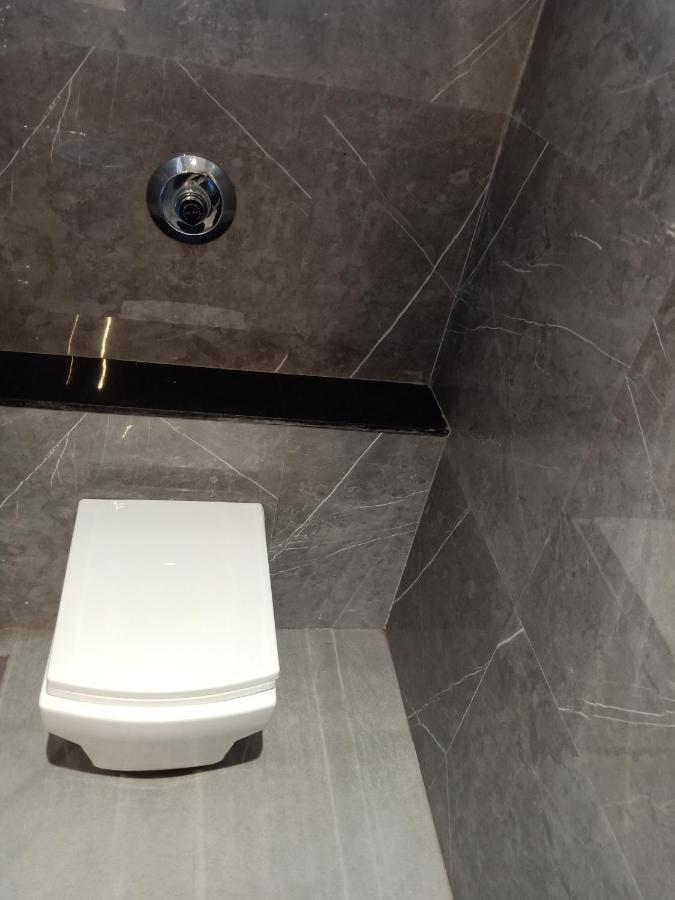 Hotel Suvarnam Residency Ahmednagar Dış mekan fotoğraf