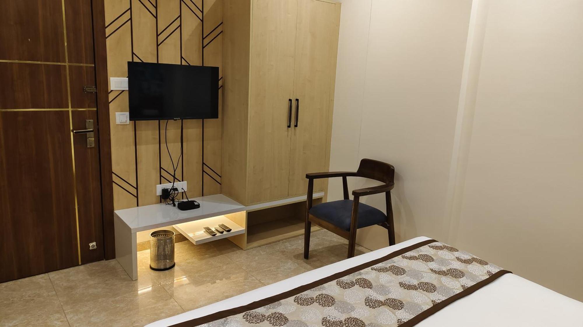 Hotel Suvarnam Residency Ahmednagar Dış mekan fotoğraf