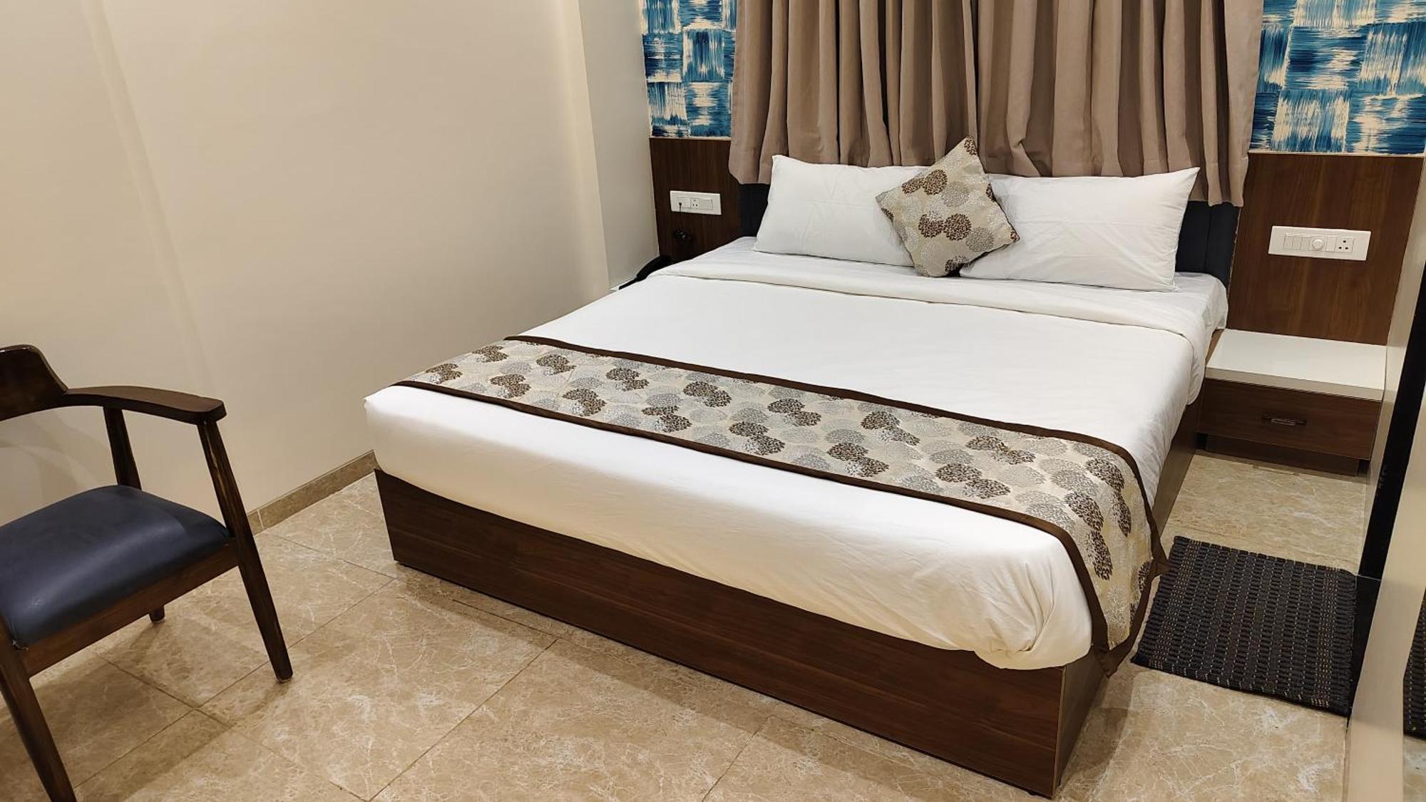 Hotel Suvarnam Residency Ahmednagar Dış mekan fotoğraf